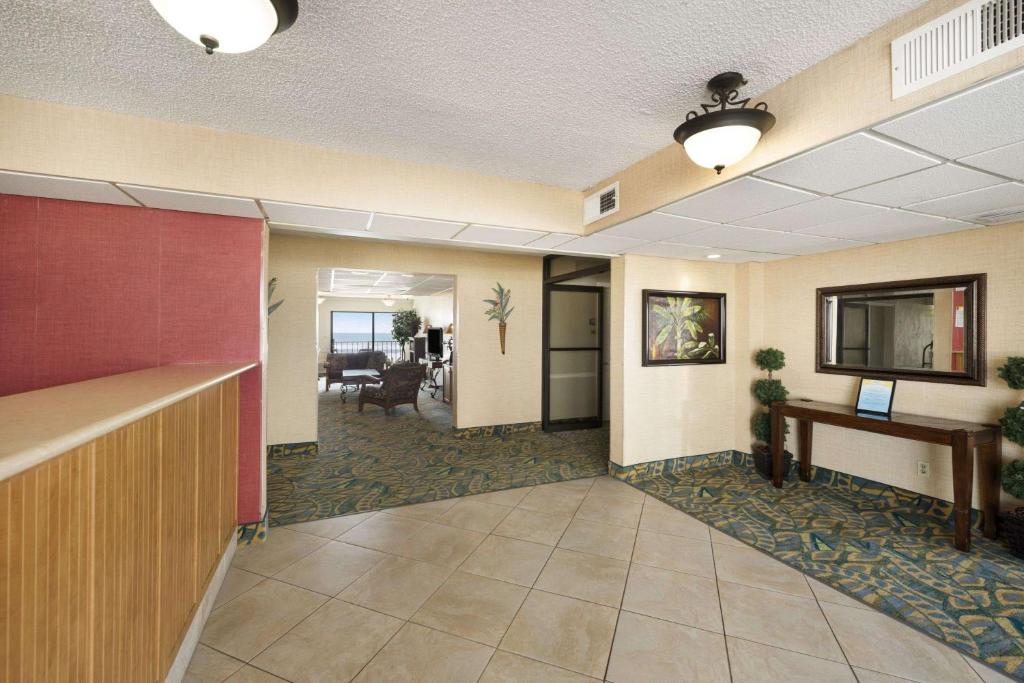 Days Inn by Wyndham Daytona Oceanfront Main image 2